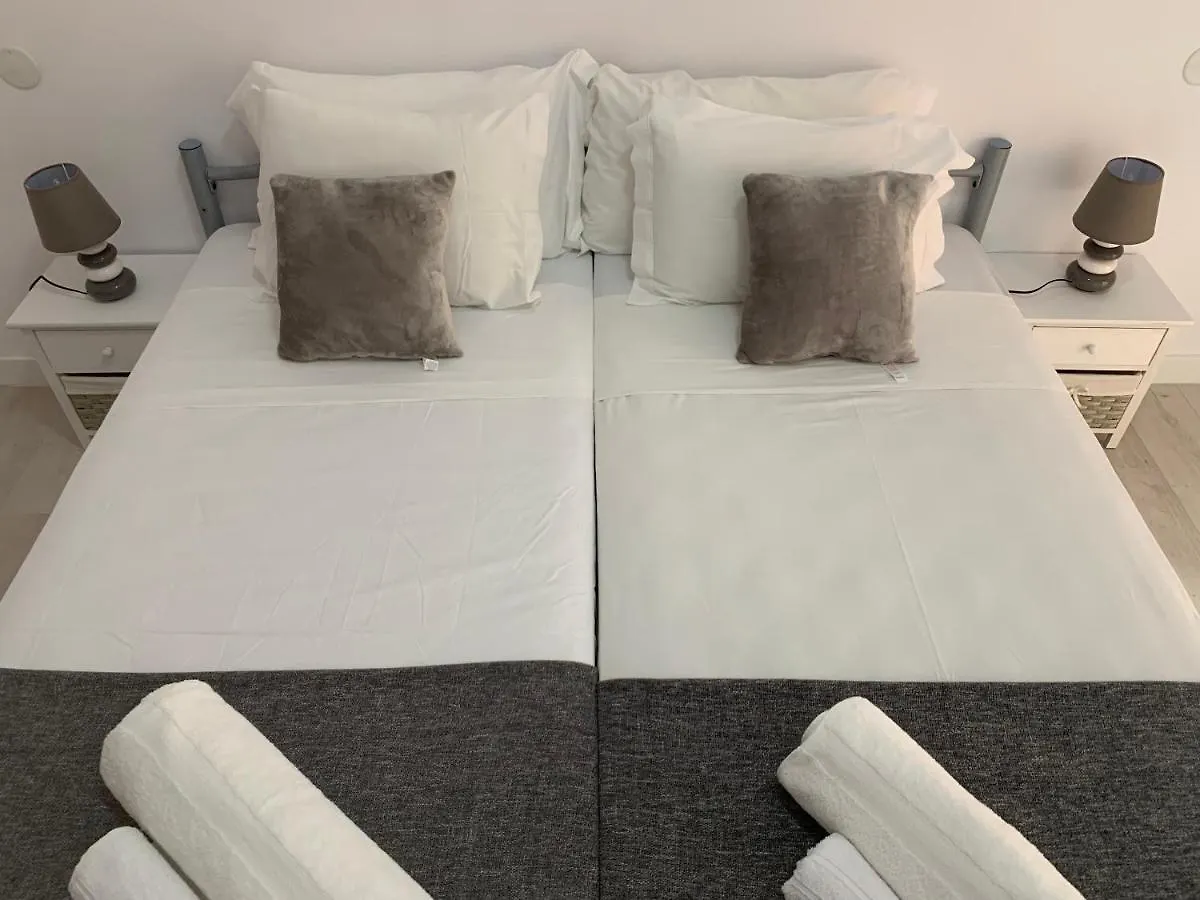 Santo Amaro Apartment Lisboa Bed and breakfast